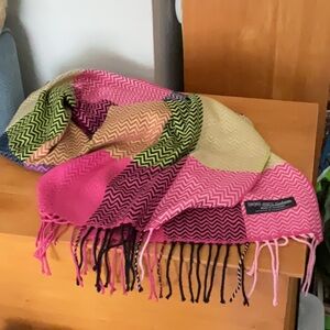 Multicolor cashmere scarf.